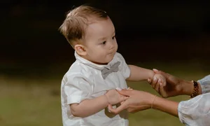 The Adorable Moments of Goalkeeper Bui Tien Dung’s Cute Son Danil - image 6