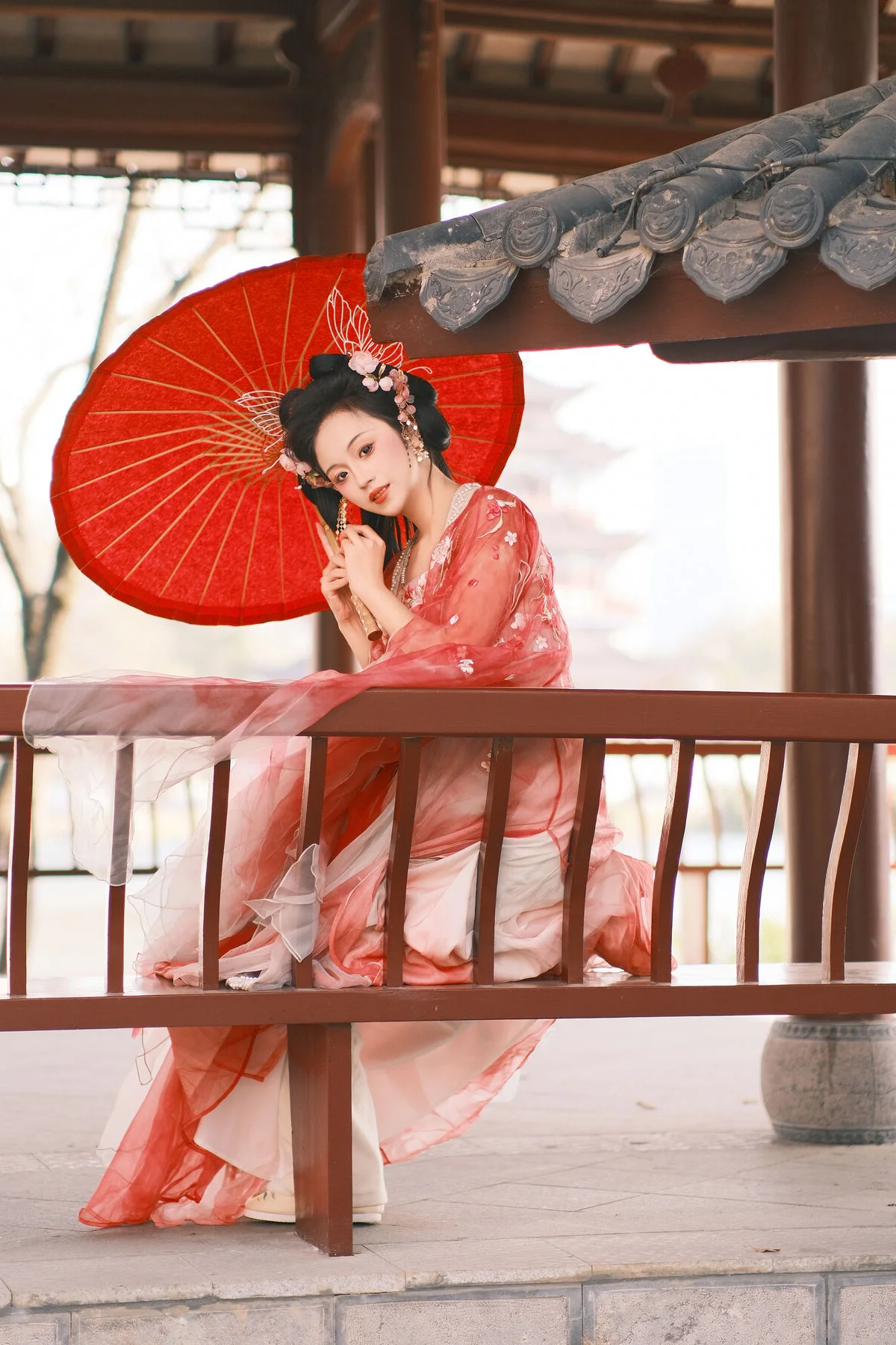 YiTuYu Art Language Vol.6304: A Sophisticated Visual Journey with Mu Mu