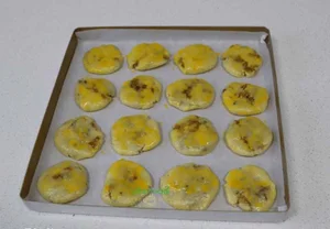 How Leftover Mooncakes Are Transformed Into a Viral Chinese Delicacy - image 6