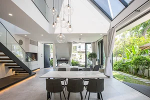 Cool West-Facing House Designs: 10 Real Examples to Beat the Heat - image 47