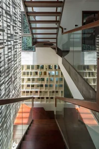 Cool West-Facing House Designs: 10 Real Examples to Beat the Heat - image 41