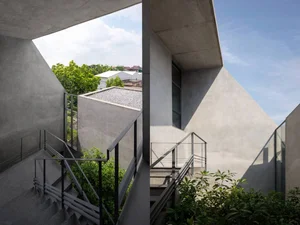 Cool West-Facing House Designs: 10 Real Examples to Beat the Heat - image 2