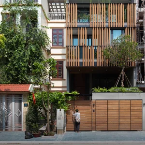 Cool West-Facing House Designs: 10 Real Examples to Beat the Heat - image 43