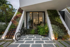 Cool West-Facing House Designs: 10 Real Examples to Beat the Heat - image 7