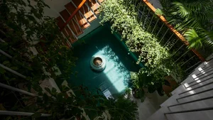 Cool West-Facing House Designs: 10 Real Examples to Beat the Heat - image 35