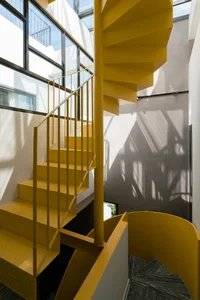 Cool West-Facing House Designs: 10 Real Examples to Beat the Heat - image 23