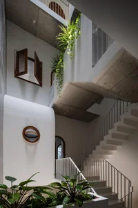 Cool West-Facing House Designs: 10 Real Examples to Beat the Heat - image 36
