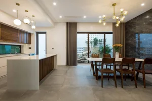 Cool West-Facing House Designs: 10 Real Examples to Beat the Heat - image 22