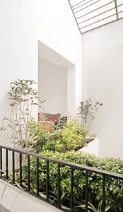 Cool West-Facing House Designs: 10 Real Examples to Beat the Heat - image 50