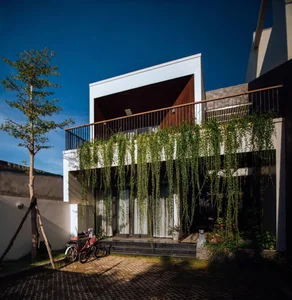 Cool West-Facing House Designs: 10 Real Examples to Beat the Heat - image 21