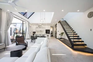 Cool West-Facing House Designs: 10 Real Examples to Beat the Heat - image 18