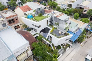 Cool West-Facing House Designs: 10 Real Examples to Beat the Heat - image 3