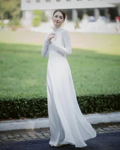 Vietnamese Beauty Queens Celebrate National Day in Elegant Traditional Ao Dai Fashion - image 3