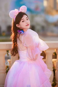 YiTuYu Art Language Vol.4969: Capturing the Elegant Essence of Pei Tong Xue - image 5