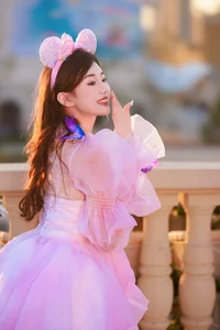 YiTuYu Art Language Vol.4969: Capturing the Elegant Essence of Pei Tong Xue - image 0