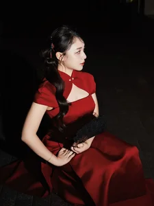 MC Vu Phuong Thao stuns in a vibrant red modern Ao Dai, celebrating contemporary elegance - image 10