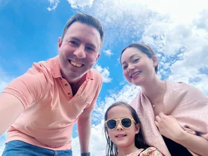 Actress Lan Phuong Celebrates Happy Family Life with 2-Meter Tall Husband and New Baby - image 10