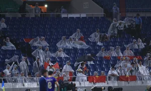 Passionate Hanoi FC Fans Brave the Rain in Japan to Support Their Team - image 3