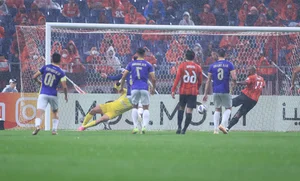 Passionate Hanoi FC Fans Brave the Rain in Japan to Support Their Team - image 5