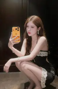 Flight Attendant Phan Que Chi Dazzles in Seductive Red Cheongsam, Captivating Thousands with Her Beauty - image 9