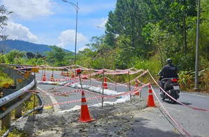 Dangerous Landslides on the Scenic Mountain Passes Leading to Da Lat - image 1