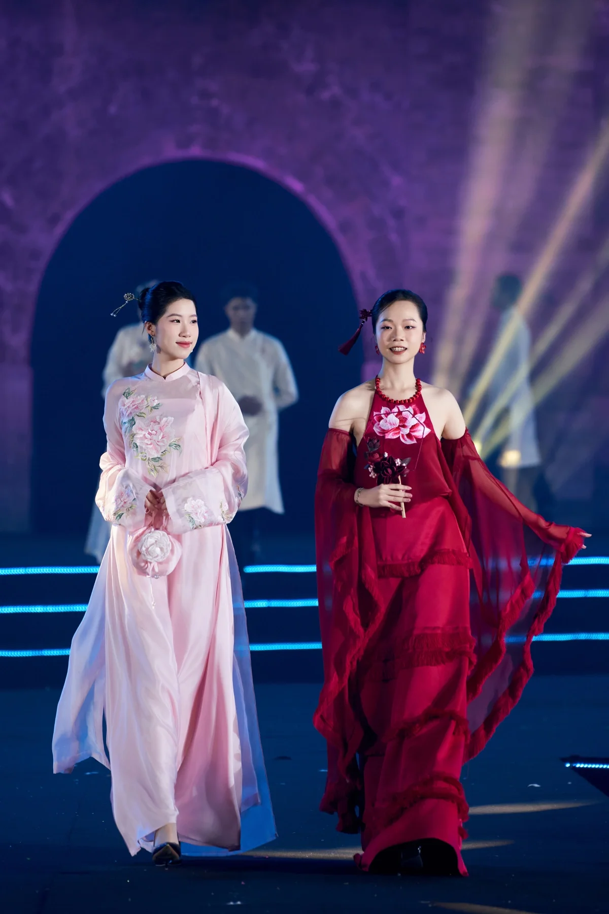 Elegant Vietnamese Fashion: Thảo Vân and Her Son Showcase Traditional Ao Dai Designs