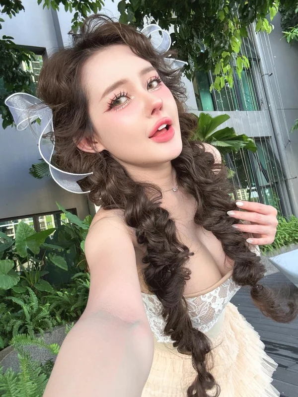 Ngan 98 Opens Up About Her Deep Relationship with Luong Bang Quang