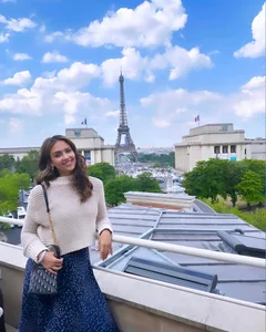 Jessica Alba Style Evolution: Ageless Fashion Inspiration in Her 40s - image 6