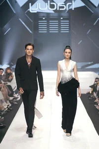 Miss World and Mr. World Shine in Exquisite Vietnamese Fashion Designs - image 8
