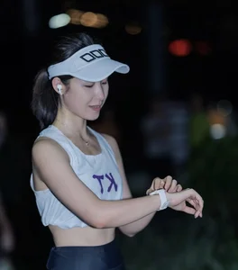 Best Women's Running Smartwatches to Grab During the 10.10 Mega Sale Event - image 10