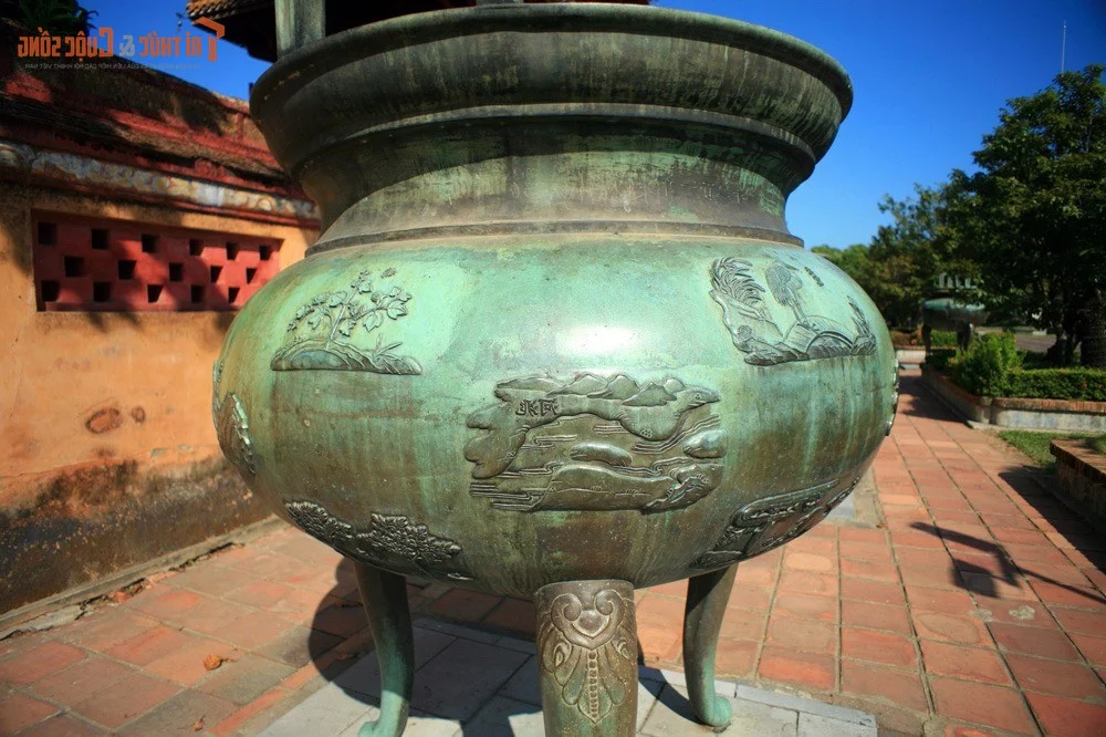 Exquisite Ancient Vietnamese Bronze Artifacts: A Journey Through National History