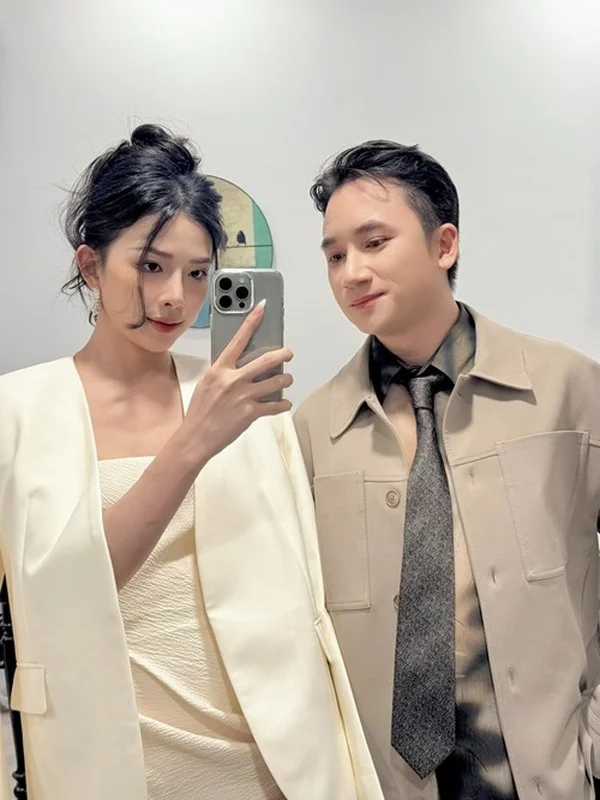 Inside the Happy Home and Inspiring Family Life of Singer Phan Manh Quynh and His Wife