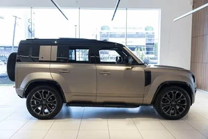 Land Rover Defender Sport Set to Rival New Baby Mercedes G-Class - image 3