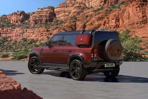 Land Rover Defender Sport Set to Rival New Baby Mercedes G-Class - image 6