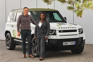 Land Rover Defender Sport Set to Rival New Baby Mercedes G-Class - image 1
