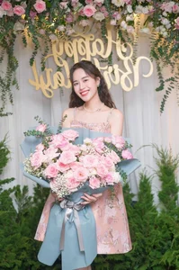 Three Vietnamese Celebrities Expecting Babies by the End of This Year - image 4
