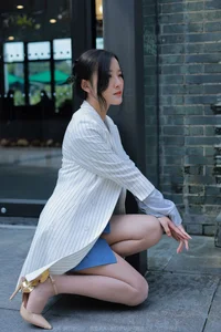 IESS Wanping Blue Goddess: A Masterpiece of Contemporary Fashion Photography and Elegant Styling - image 17