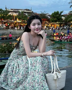 Beauty and Brains: The Angelic Mukbang Star with Academic Excellence - image 7