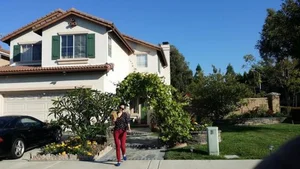 Inside Singer Thu Phuong’s Breathtaking Million-Dollar Garden Villa in the United States - image 3