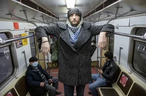 The Remarkable Life of Sergei Ilyin: Russia’s Tallest Man and Former Basketball Star - image 2