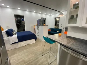 Inside the Minimalist Lifestyle: A Close-Up of Elon Musk’s 'Super Simple' Home - image 1