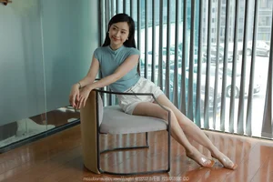IESS Gentle Trap: An Aesthetic Exploration of Elegance and Style - image 4