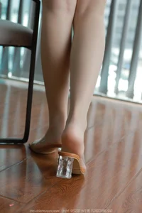 IESS Gentle Trap: An Aesthetic Exploration of Elegance and Style - image 12