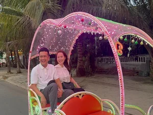 Hung Thuan and Girlfriend: A Romantic Travel Journey Captured - image 1