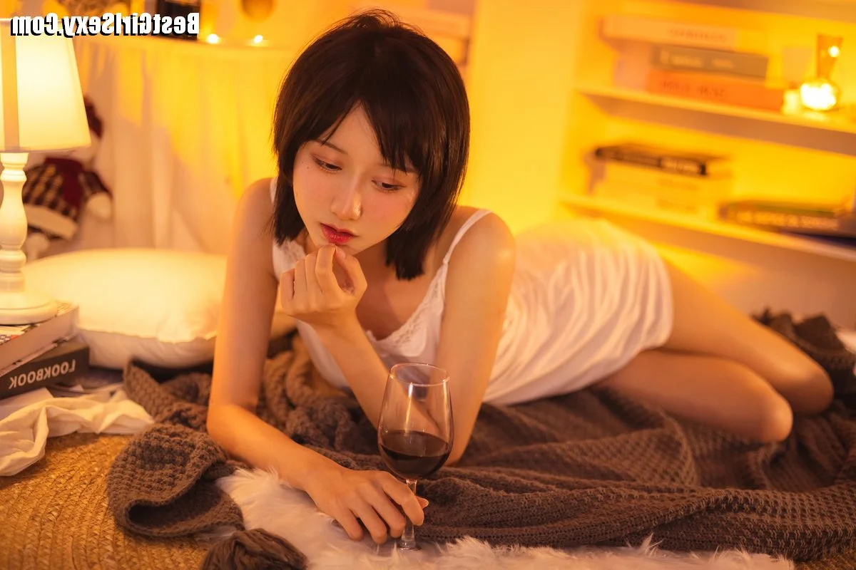 YiTuYu Art Language Vol.4039 Mu Mian Mian VWV: The Intersection of Art and Fashion