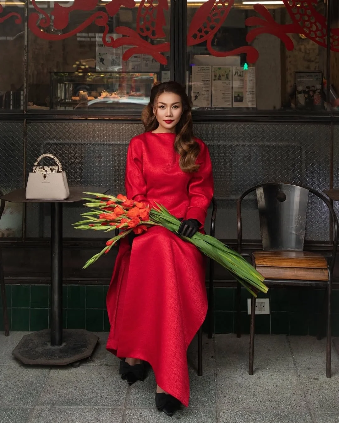 Vietnamese Celebrities Shine in Traditional Ao Dai for Tet Celebrations