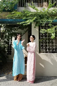 Vietnamese Celebrities Shine in Traditional Ao Dai for Tet Celebrations - image 5