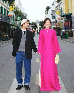 Vietnamese Celebrities Shine in Traditional Ao Dai for Tet Celebrations - image 6