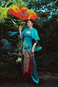 Vietnamese Celebrities Shine in Traditional Ao Dai for Tet Celebrations - image 3