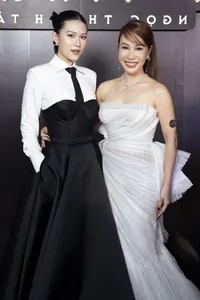 Red Carpet Glamour: Thuy Ngan and Kha Nhu Dazzle at Ngoc Thanh Tam’s Film Premiere - image 4